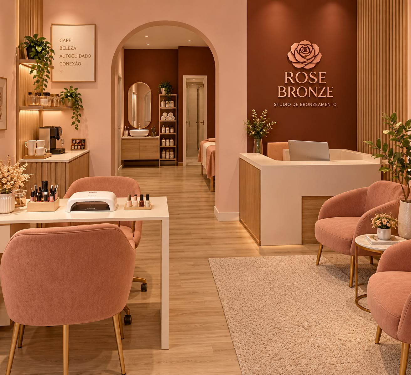 Recepção do Rose Bronze com poltronas de veludo e balcão ripado